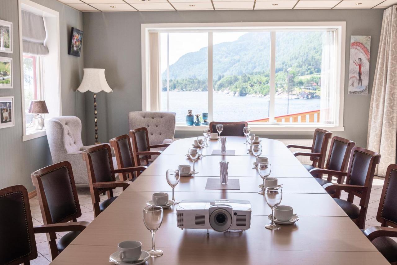 Lavik Fjord Hotel & Apartments Ngoại thất bức ảnh
