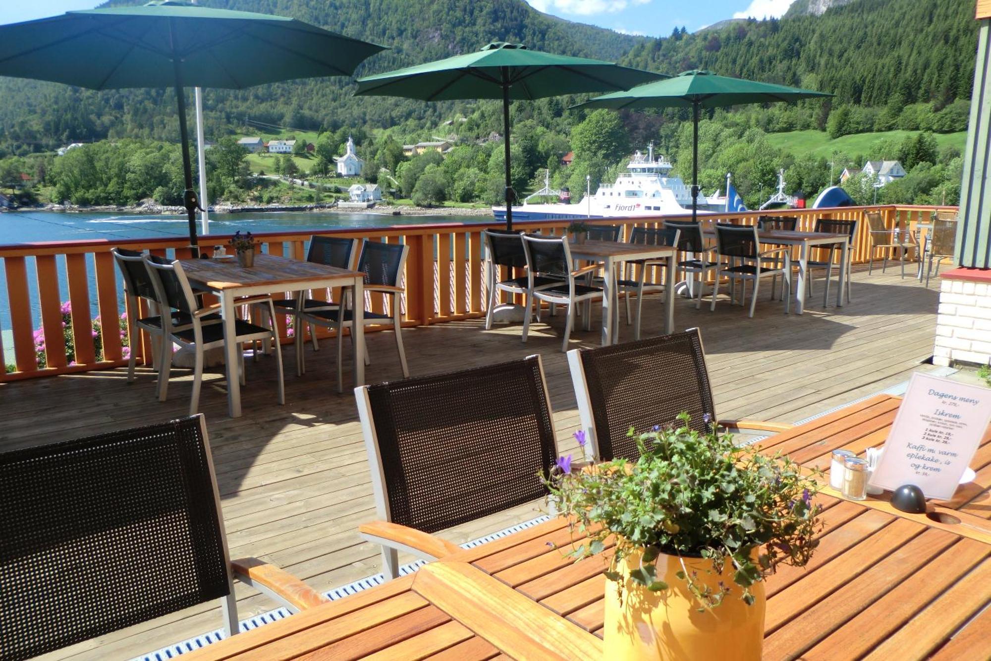 Lavik Fjord Hotel & Apartments Ngoại thất bức ảnh